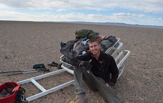 英24岁探险家独自徒步穿越蒙古国 最多一天走55公里-1