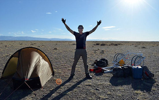 英24岁探险家独自徒步穿越蒙古国 最多一天走55公里-2