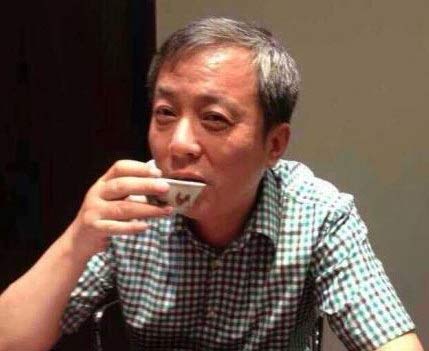 刘益谦发家史_刘益谦持有的股票_用2.8亿港元鸡缸杯喝茶