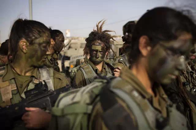 世界上有两种女兵：一种是以色列女兵，一种是其他女兵.26