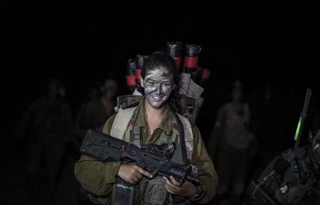 世界上有两种女兵：一种是以色列女兵，一种是其他女兵.28