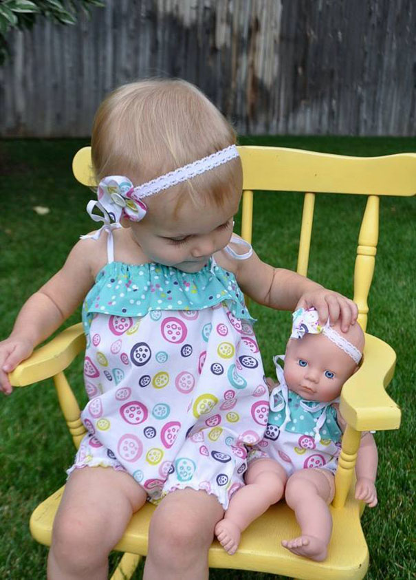 20个婴儿看起来就像他们的玩具娃娃-and-look-alike-dolls-10__605