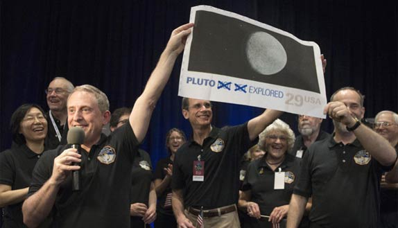 冥王星高清照片：人类探测器首次近距离飞过冥王星