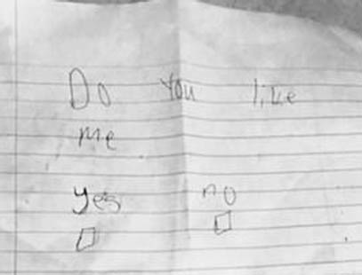 11岁女孩给同龄男孩写情书 对方”神回复”走红