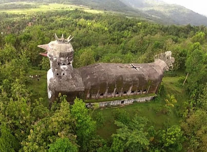 探秘印尼丛林深处“鸡形”废弃教堂