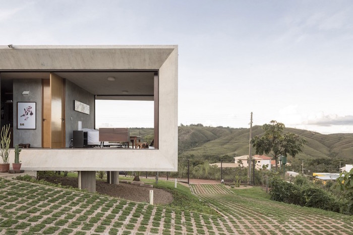 巴西建筑师设计开放式住宅 使用材料调节室内温度-05