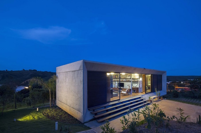 巴西建筑师设计开放式住宅 使用材料调节室内温度-12