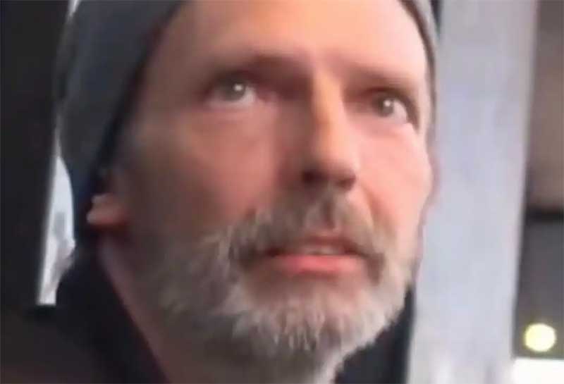 曾经年薪45万美元程序员半年沦为流浪汉！