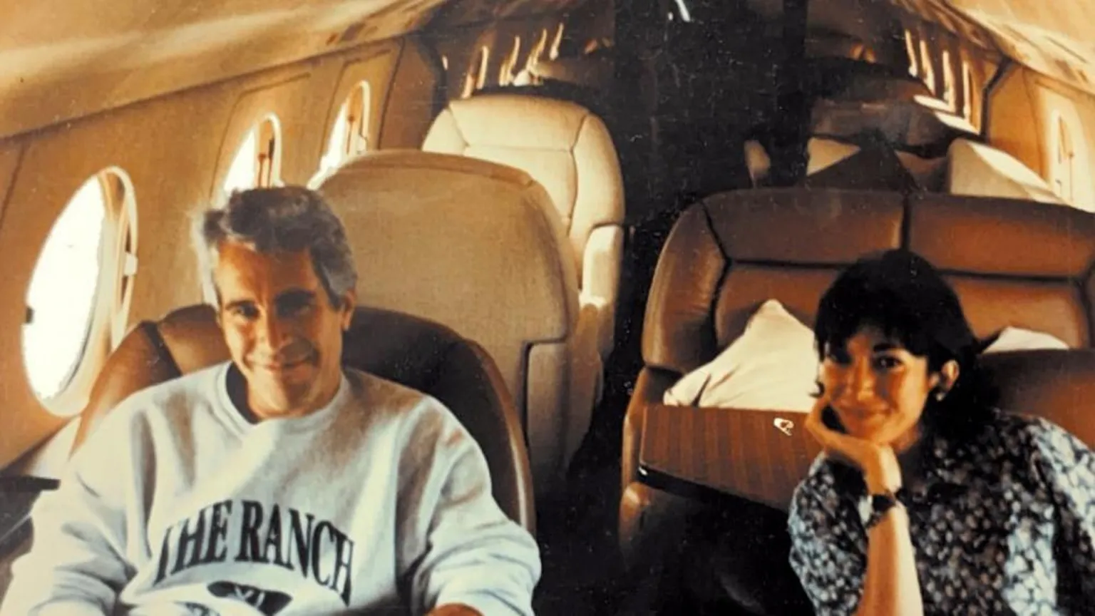 官员们发现了一百万份可能与爱泼斯坦案有关的文件